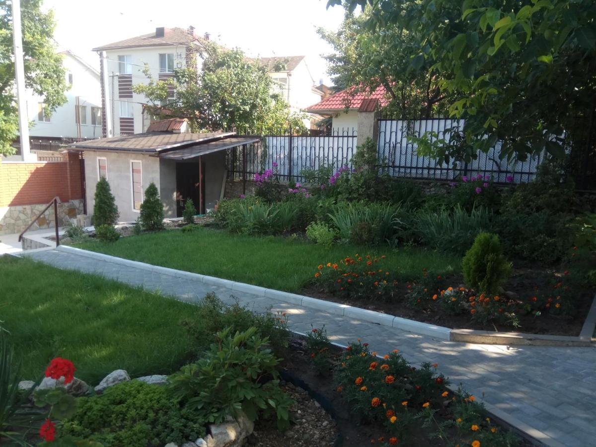 Slovac House With A Garden And Fireplace Kisinyov Kültér fotó