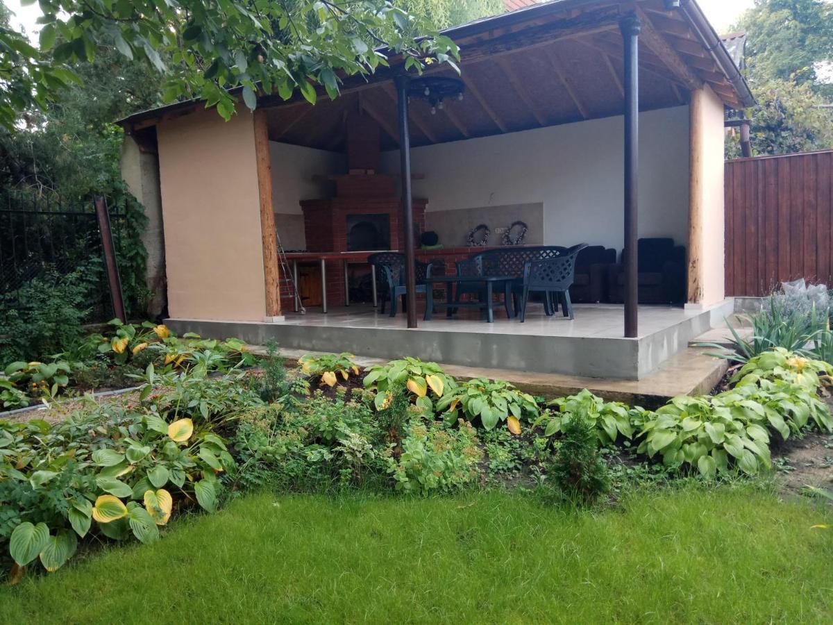 Slovac House With A Garden And Fireplace Kisinyov Kültér fotó