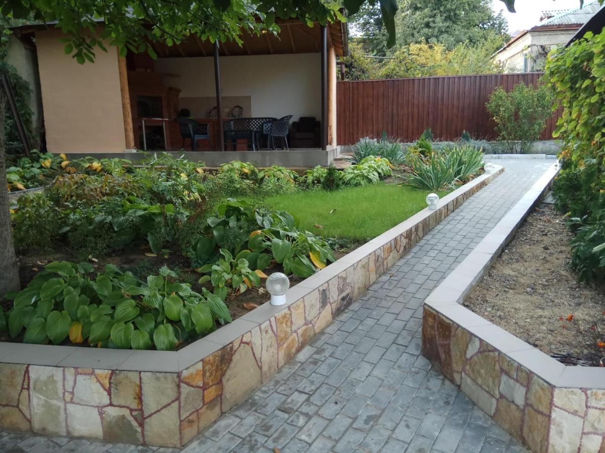 Slovac House With A Garden And Fireplace Kisinyov Kültér fotó